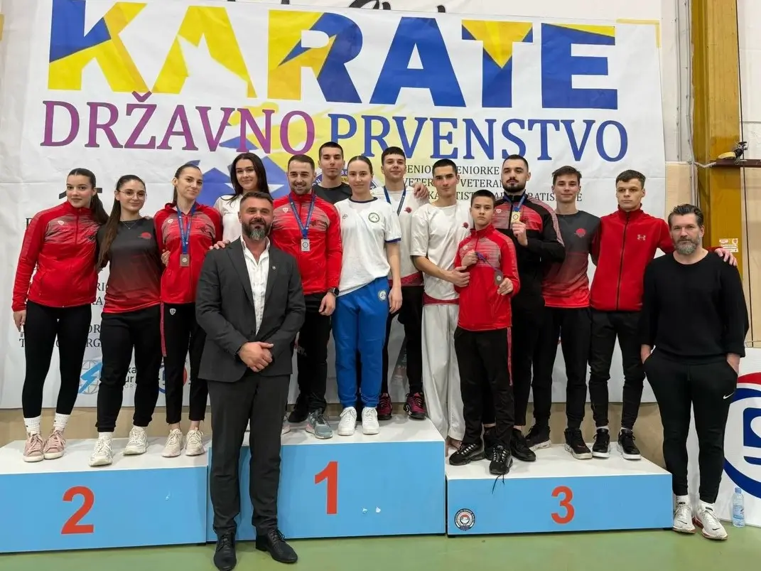 Takmičari KK Champion na Državnom prvenstvu za seniore